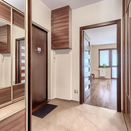 Daire Business Apt - 50m2, Workspace, Balcony - By Rentujemy Gdansk